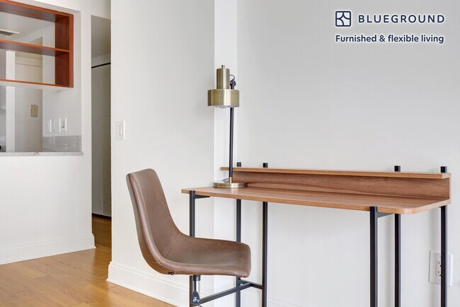 Foto del edificio - 215 E 96th St