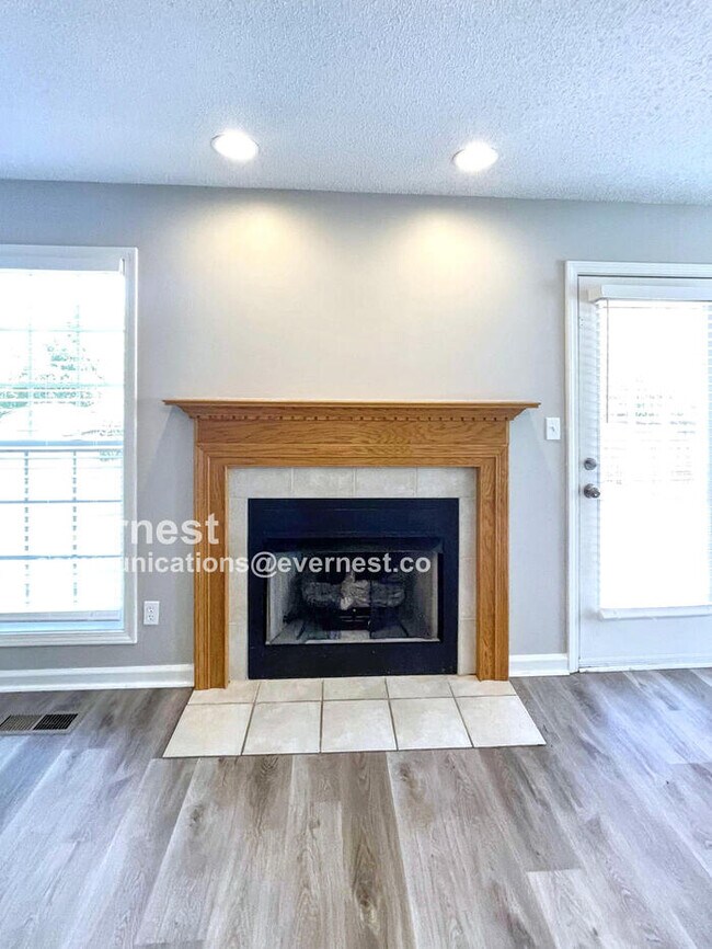 Foto del edificio - 3397 Bradfield Dr