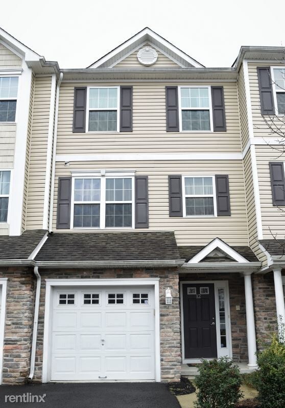 Primary Photo - 3 br, 2.5 bath Townhome - 12 LUMBER LN