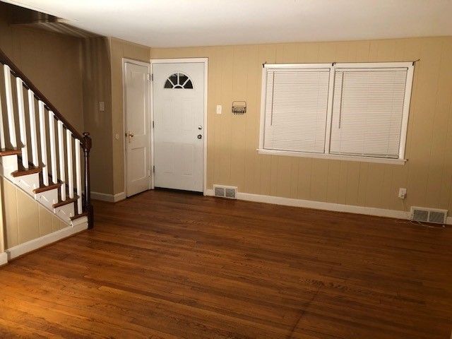 Foto del edificio - 1908 Seneca Rd