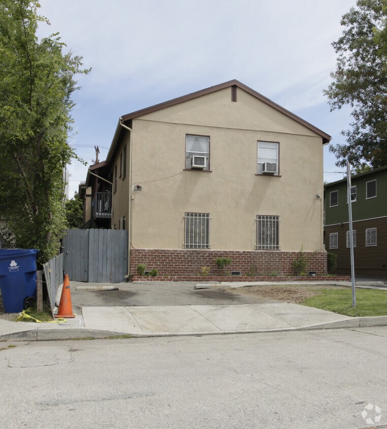 Foto del edificio - 11341 Blix St
