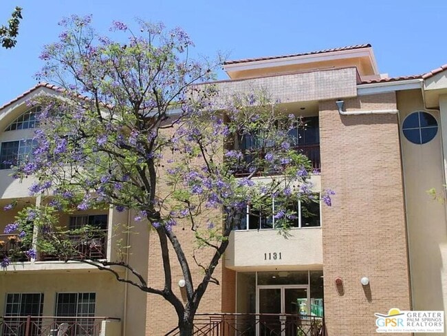 Foto del edificio - 1131 Campbell St