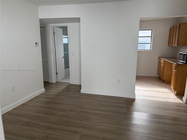 Foto del edificio - 767 SW 9th St