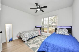 Building Photo - 10003 Briarwild Ln