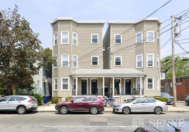 Building Photo - 399 Washington St