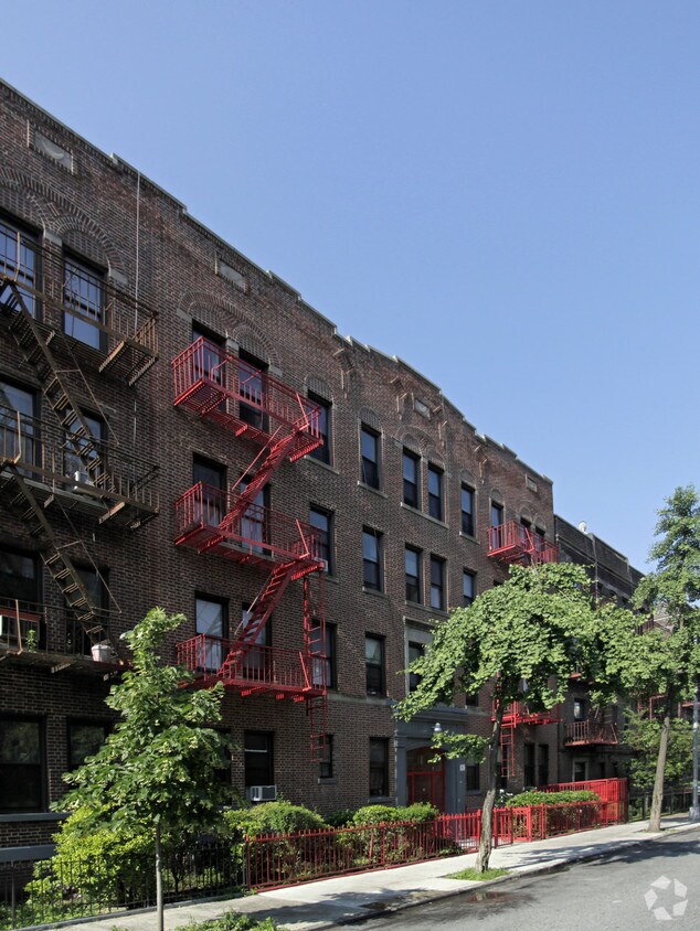Building Photo - Ebbetts Court
