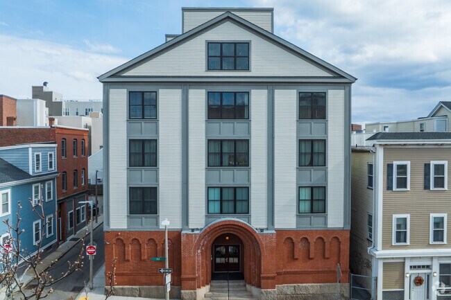309 E St - Dahlgren Hall