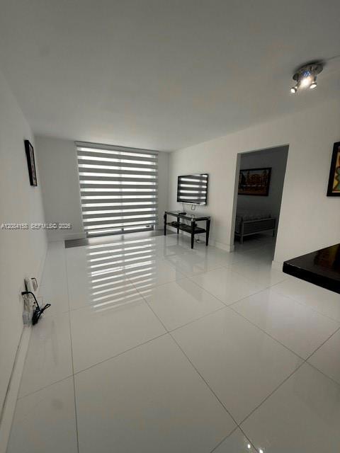 Building Photo - 5555 Collins Ave