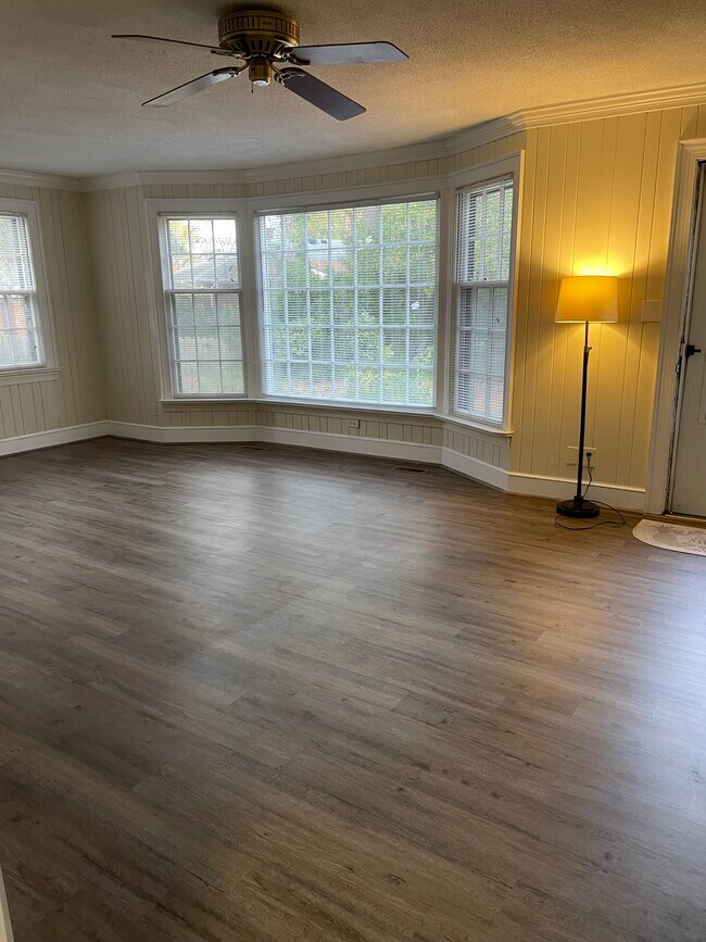 Foto del edificio - 204 Glen Echo Dr