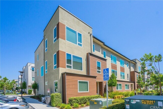 Building Photo - 8000 Cypress Ln
