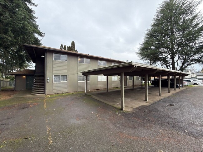 Foto del edificio - 3822 Iberis St NE