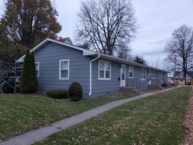 Building Photo - 141 Maple Ave