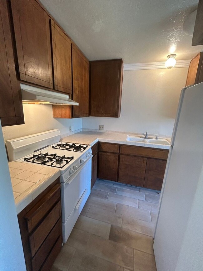 Foto del edificio - Spacious, open and updated 1 bedroom 1 bat...