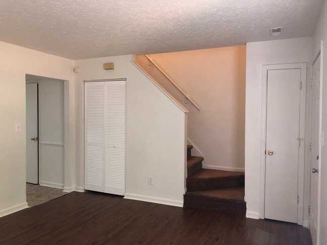 Foto del edificio - Updated 3 Bedroom - off Wards Ferry Road!