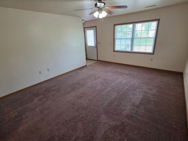 Foto del edificio - 1003 S Riggen St