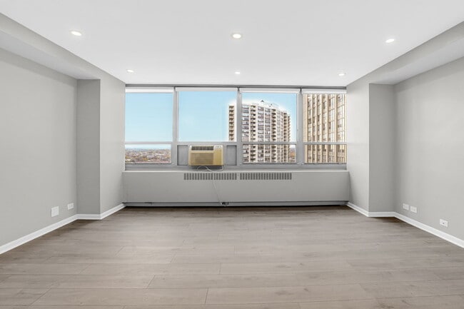 Foto del edificio - 3950 N Lake Shore Dr