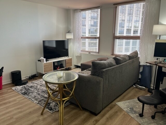 Foto del edificio - 2626 N Lakeview Ave