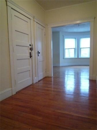 Foto del edificio - 235 Rawson Rd