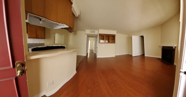 Building Photo - 409 W Dryden St