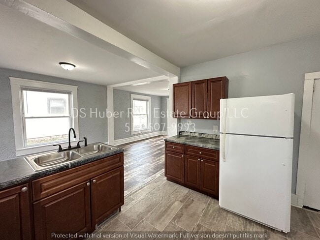 Building Photo - Beautiful 4 bedroom 1 bath recently updated