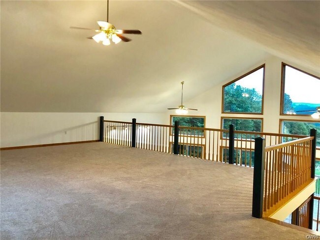 Foto del edificio - 5042 Forbes Rd