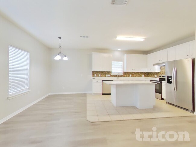 Foto del edificio - 21214 Peachvine Ln