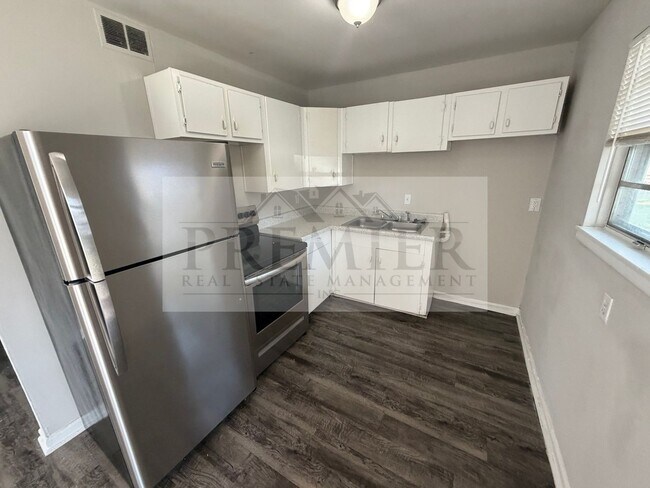 Foto del edificio - 6206 E 153 St