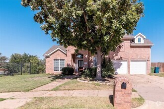 Building Photo - 2318 Balleybrooke Dr