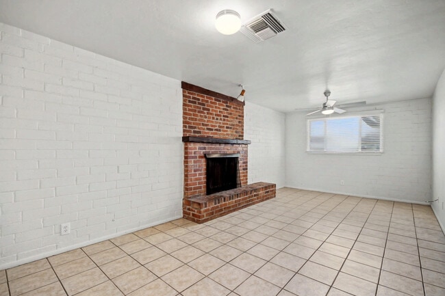 Living Room - 3926 E Camino de Palmas