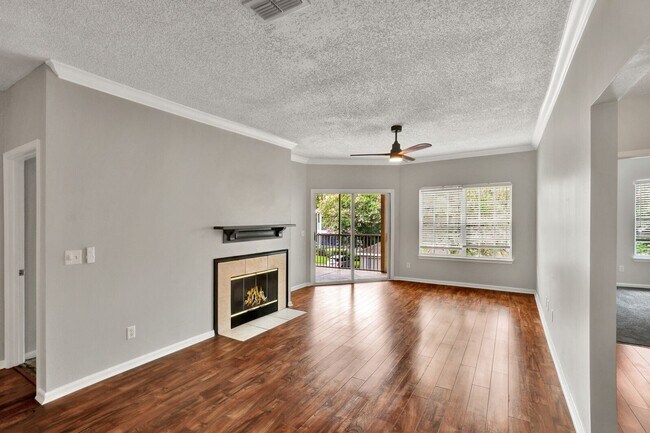 Foto del edificio - 3 bedroom/ 2 bathroom condo next to St Joh...