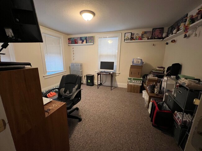 Foto del edificio - 1671 N Van Buren St