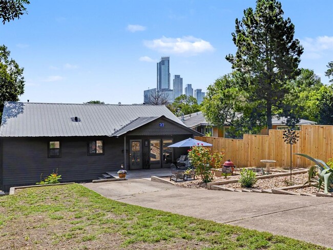 Building Photo - 717 Brownlee Cir