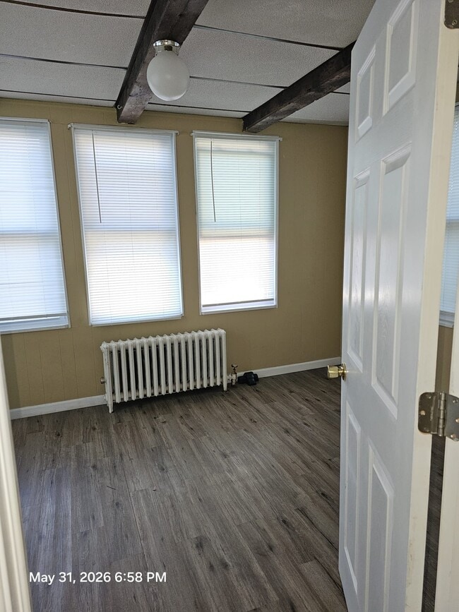 Building Photo - 2-34 Hartley Pl