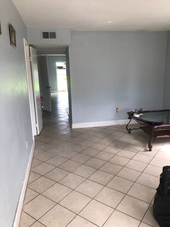Foto del edificio - 3733 Lilac Ln