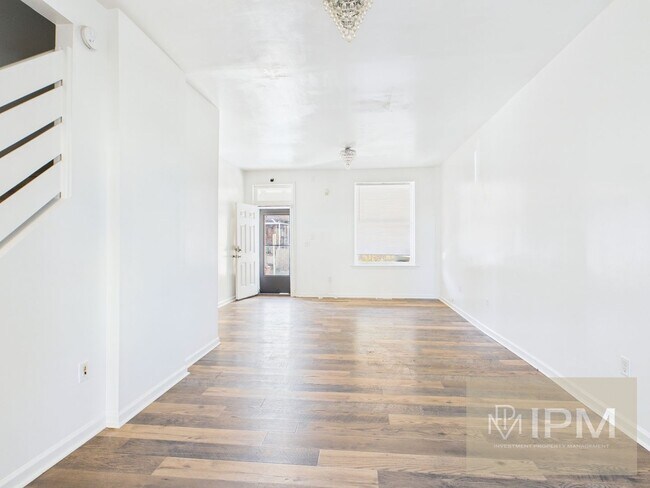 Building Photo - Coming Soon! Spacious 3 Bedroom, 2 Bath Ho...