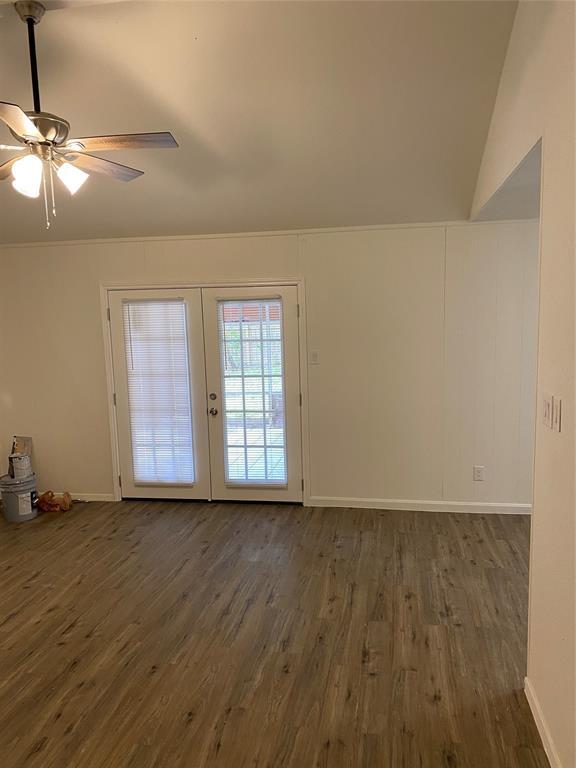 Foto del edificio - 5623 Maywood Dr