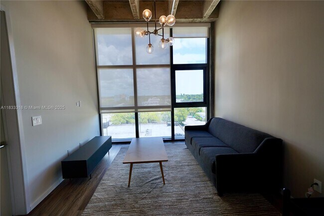 Foto del edificio - 7920 NE 2nd Ave
