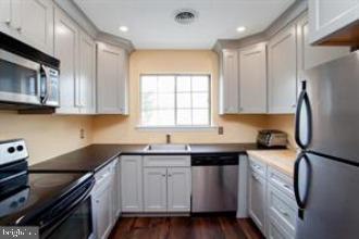 Foto del edificio - 412 Brown Briar Cir