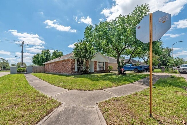 Foto del edificio - 9403 Bollingbrook Dr