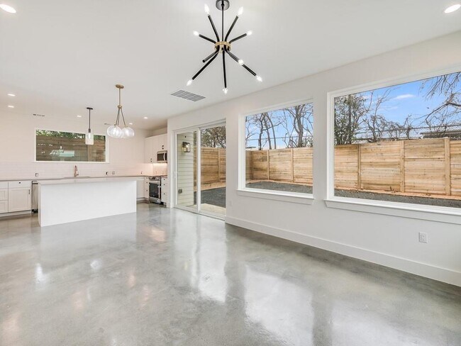 Foto del edificio - 7006 Bennett Ave