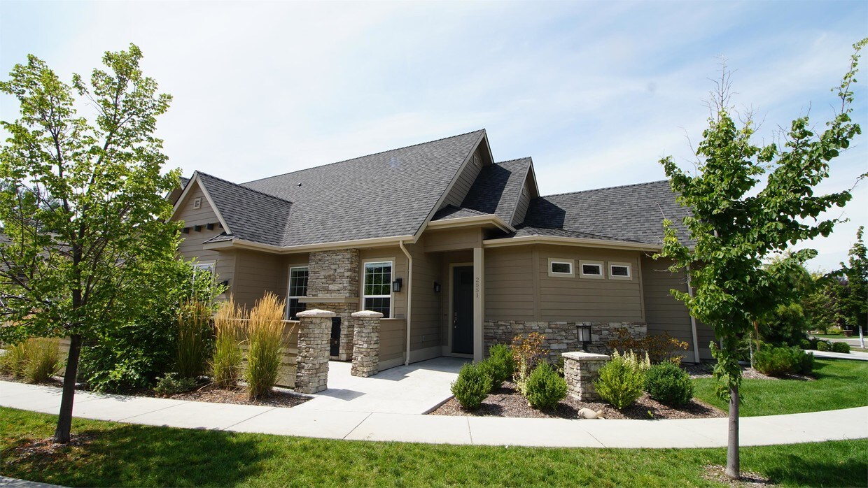 Foto principal - 2551 S Willow Grove Ln