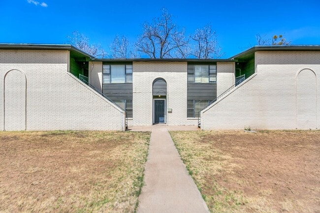 Building Photo - 1427 Austin St