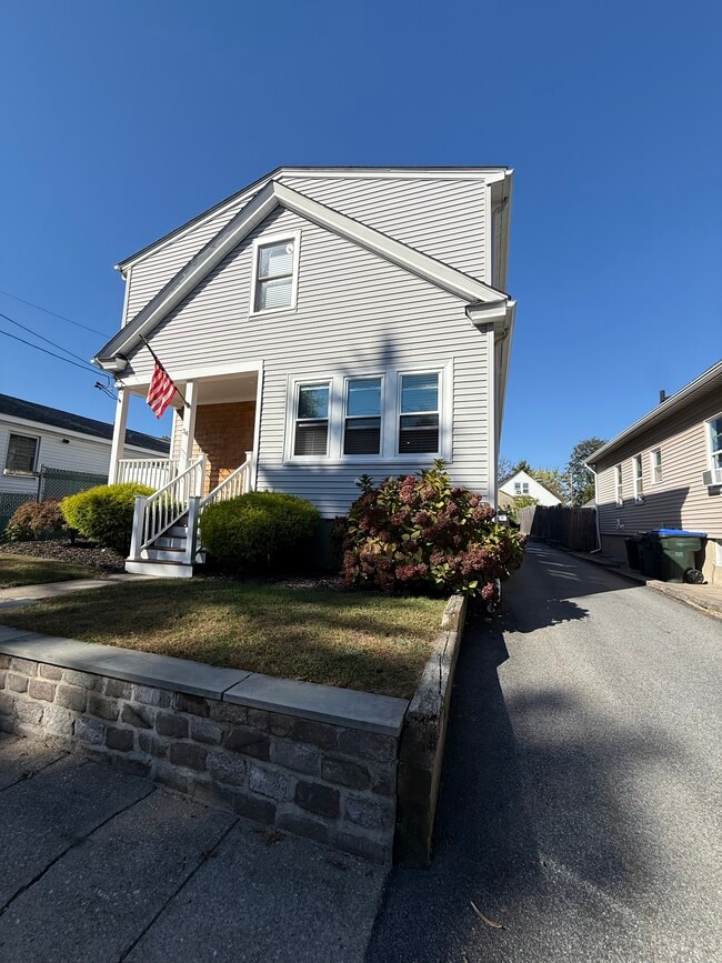 Building Photo - 34 Zella St