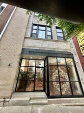 Building Photo - 441 N La Salle Dr