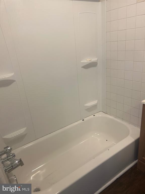 Foto del edificio - 507 E Walnut Ln