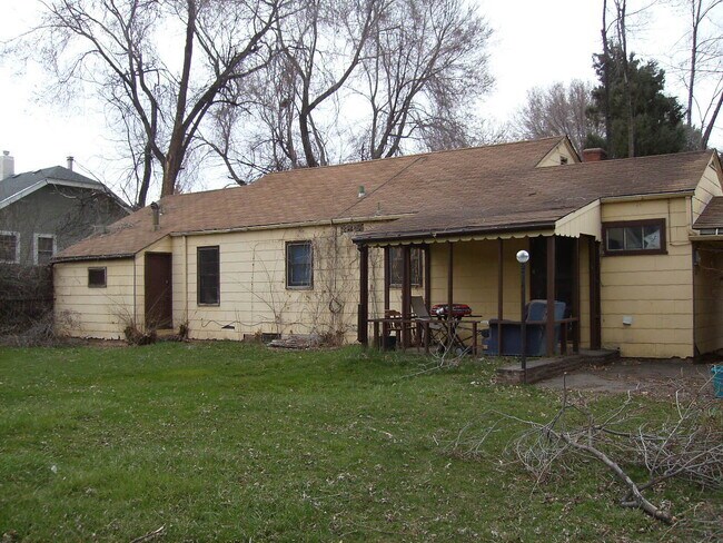 Foto del edificio - 947 E Prospect Rd