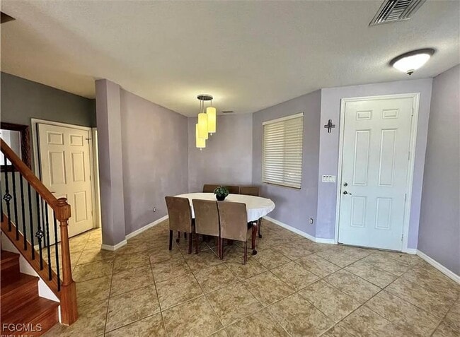 Building Photo - 9722 Roundstone Cir