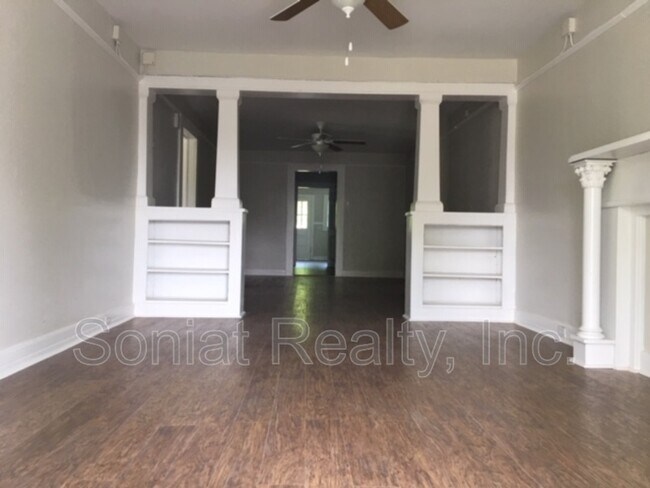 Foto del edificio - 2549 Wisteria St
