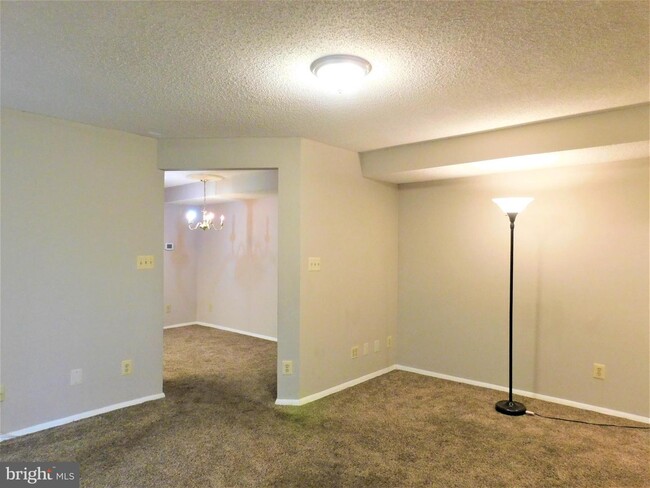 Building Photo - 11907C Tarragon Rd