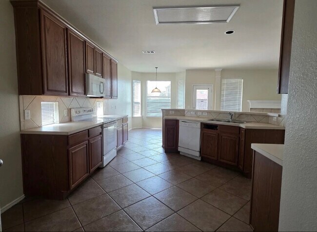 Building Photo - 4533 Indian Rock Dr